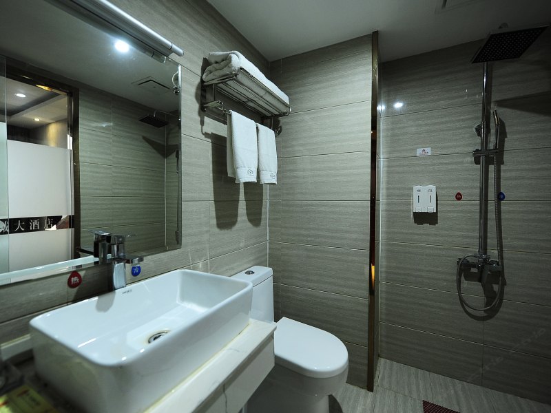 hotelPic