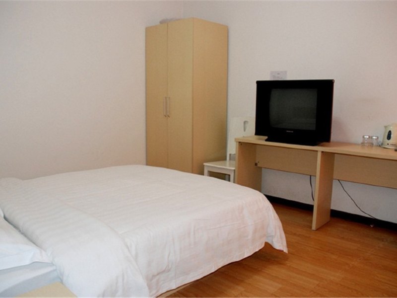 hotelPic