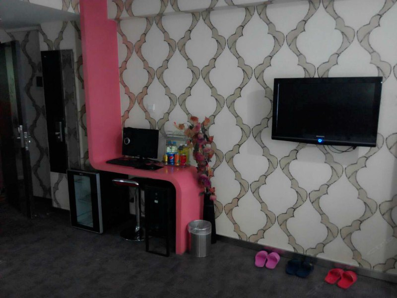hotelPic
