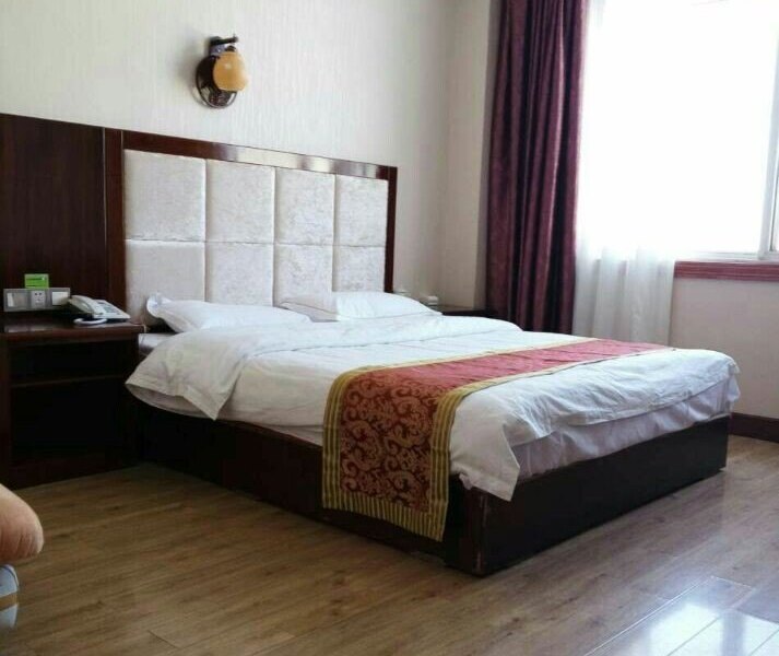 hotelPic