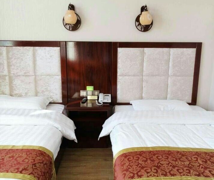 hotelPic