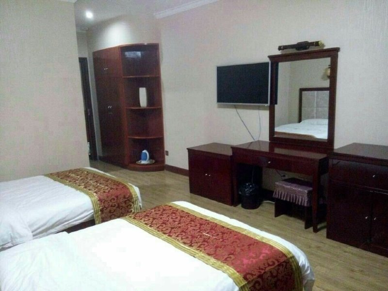 hotelPic