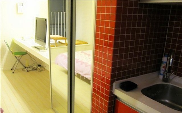 hotelPic