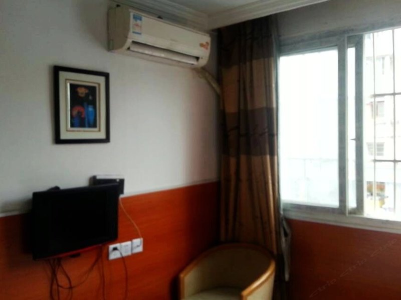 hotelPic
