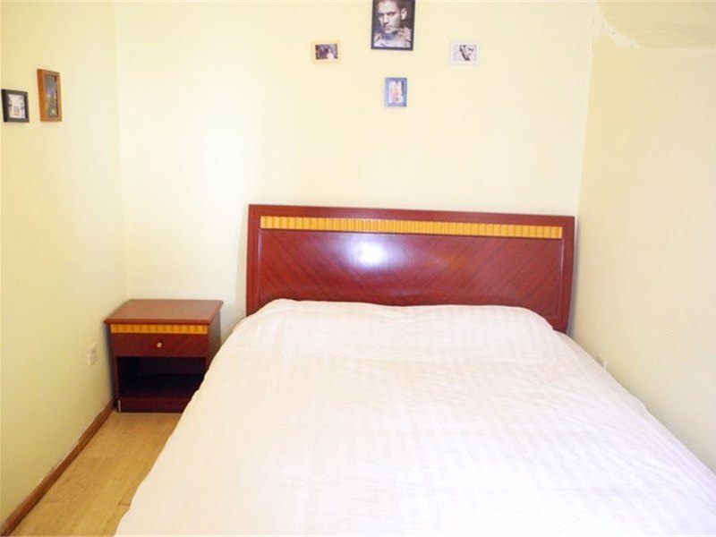 hotelPic
