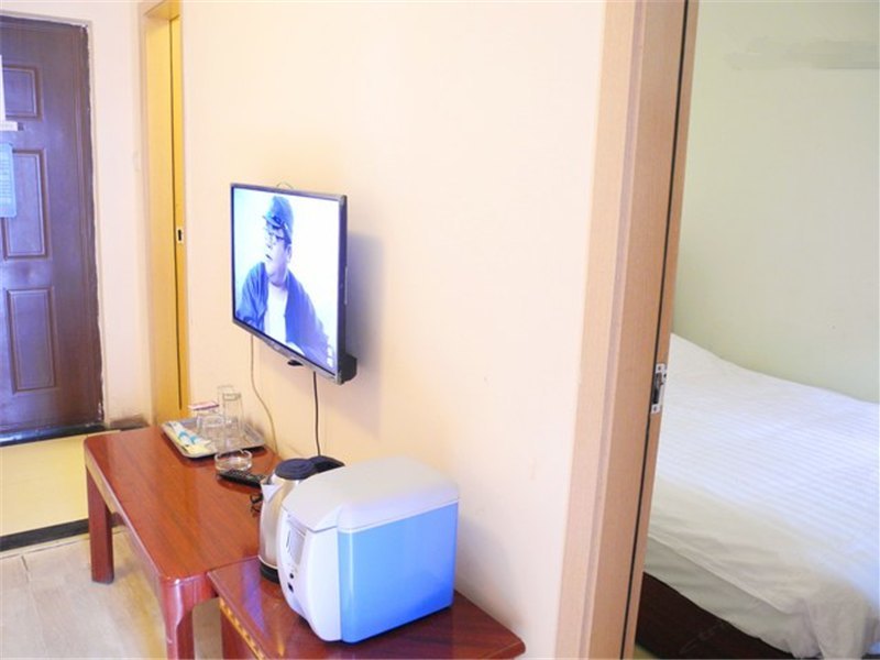 hotelPic