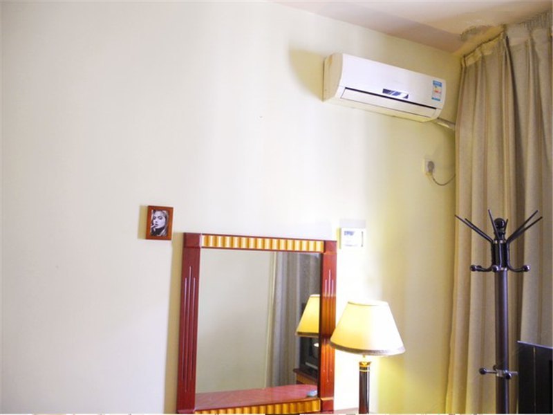 hotelPic
