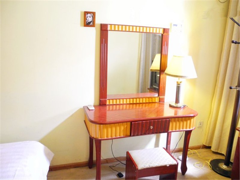 hotelPic