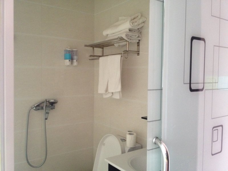 hotelPic