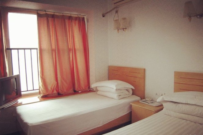 hotelPic