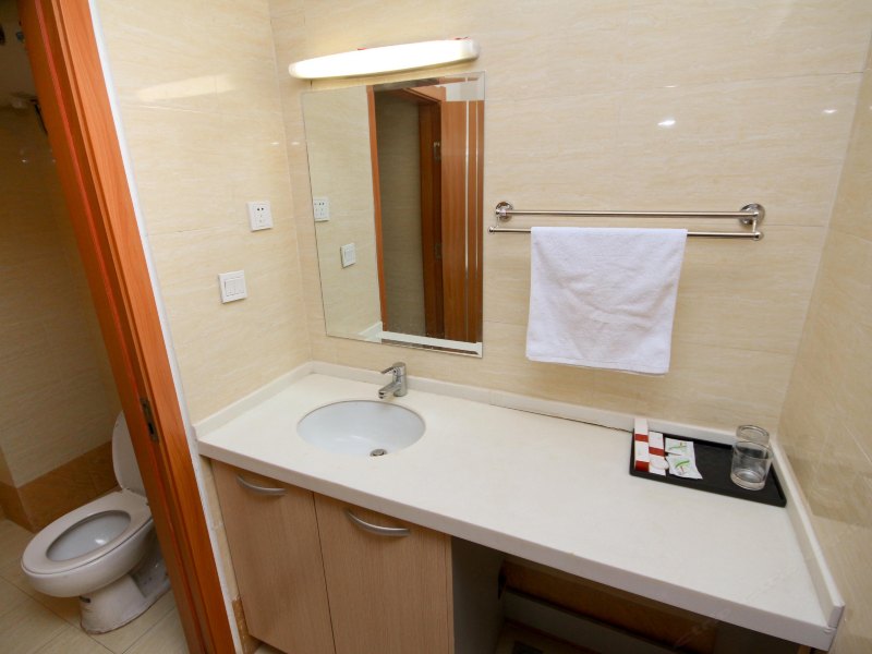 hotelPic
