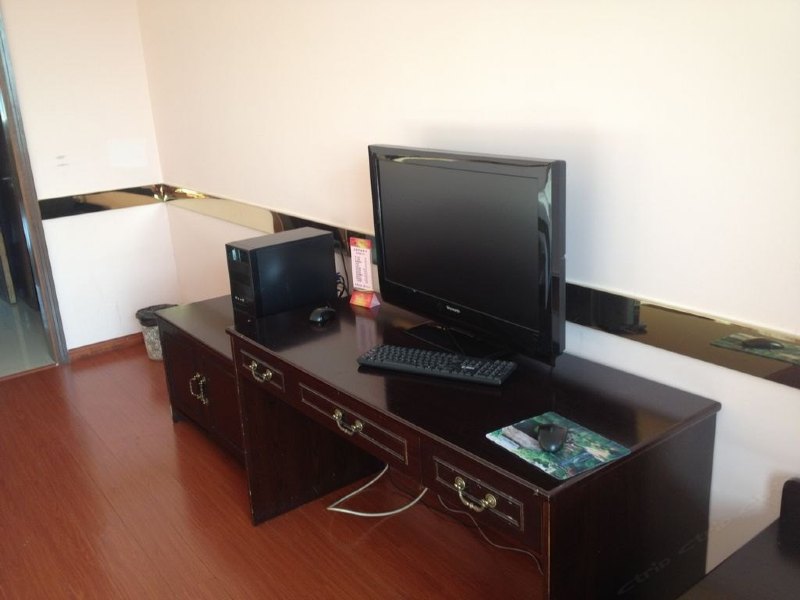 hotelPic