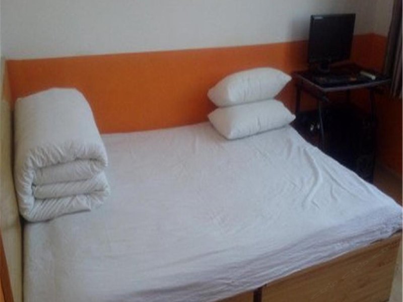 hotelPic