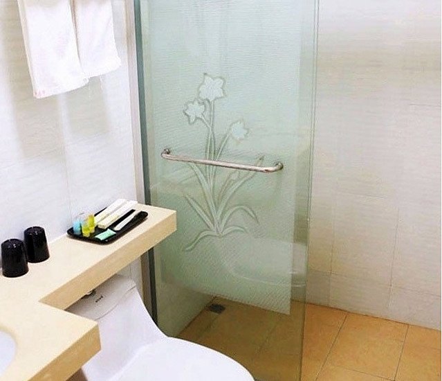 hotelPic
