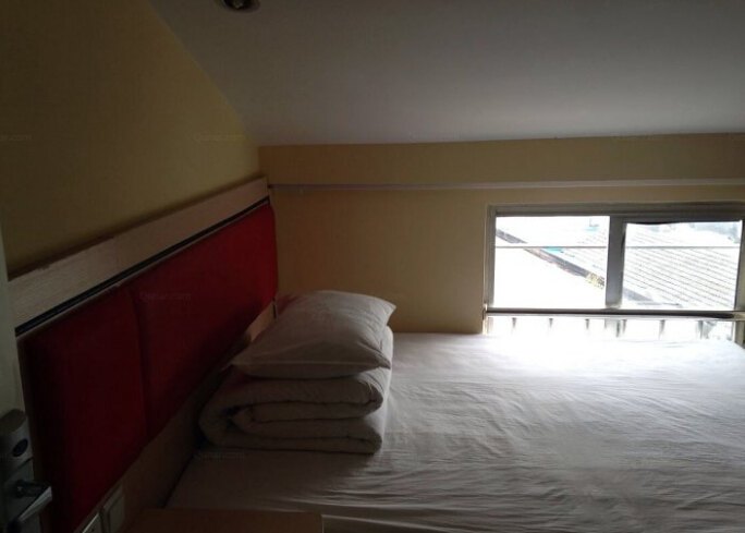 hotelPic