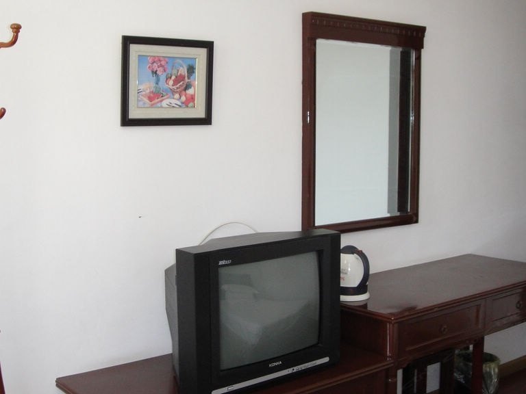 hotelPic