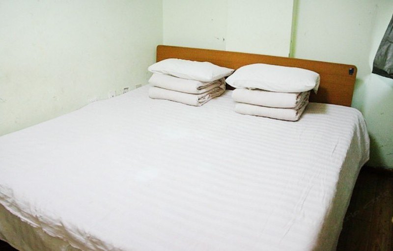 hotelPic