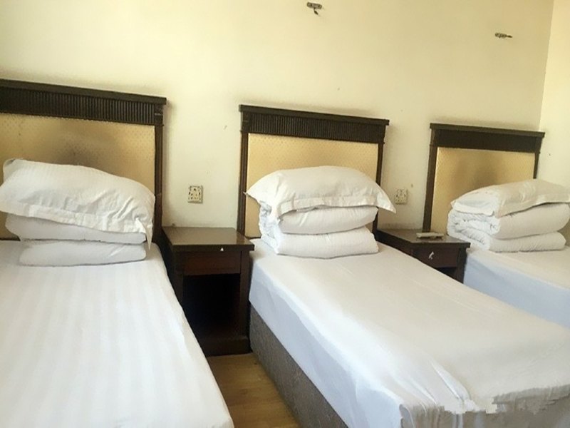 hotelPic