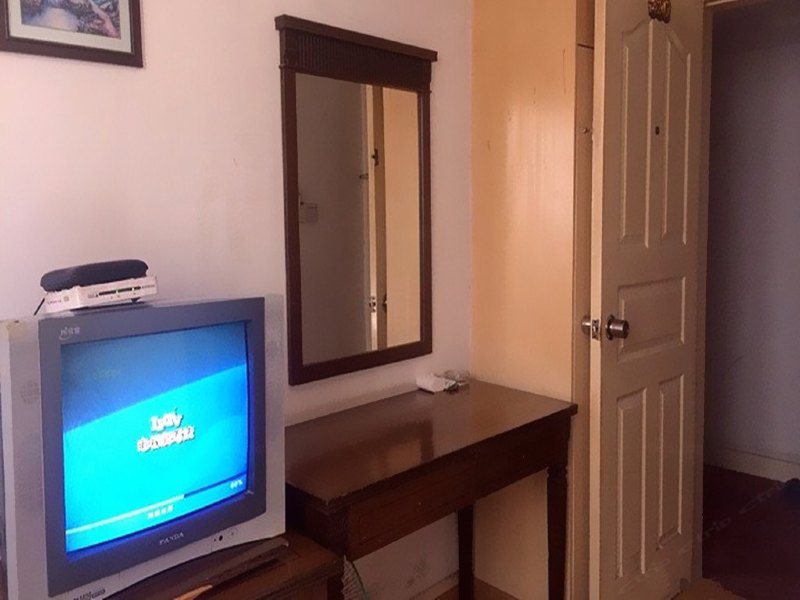 hotelPic