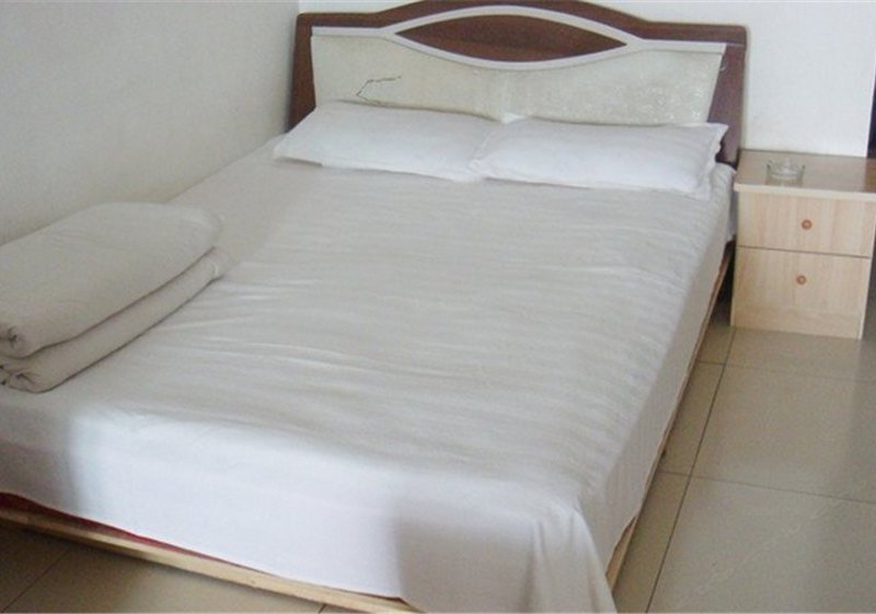 hotelPic