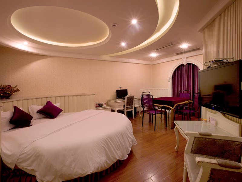 hotelPic