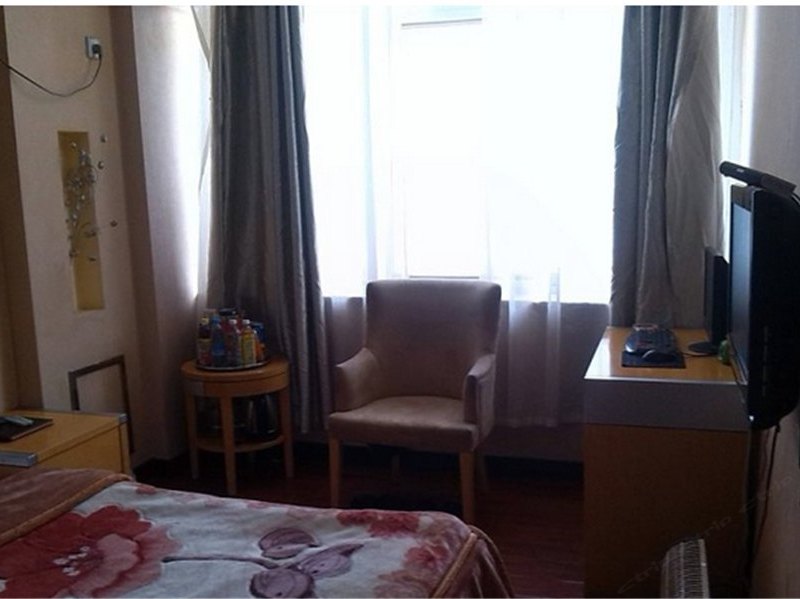 hotelPic