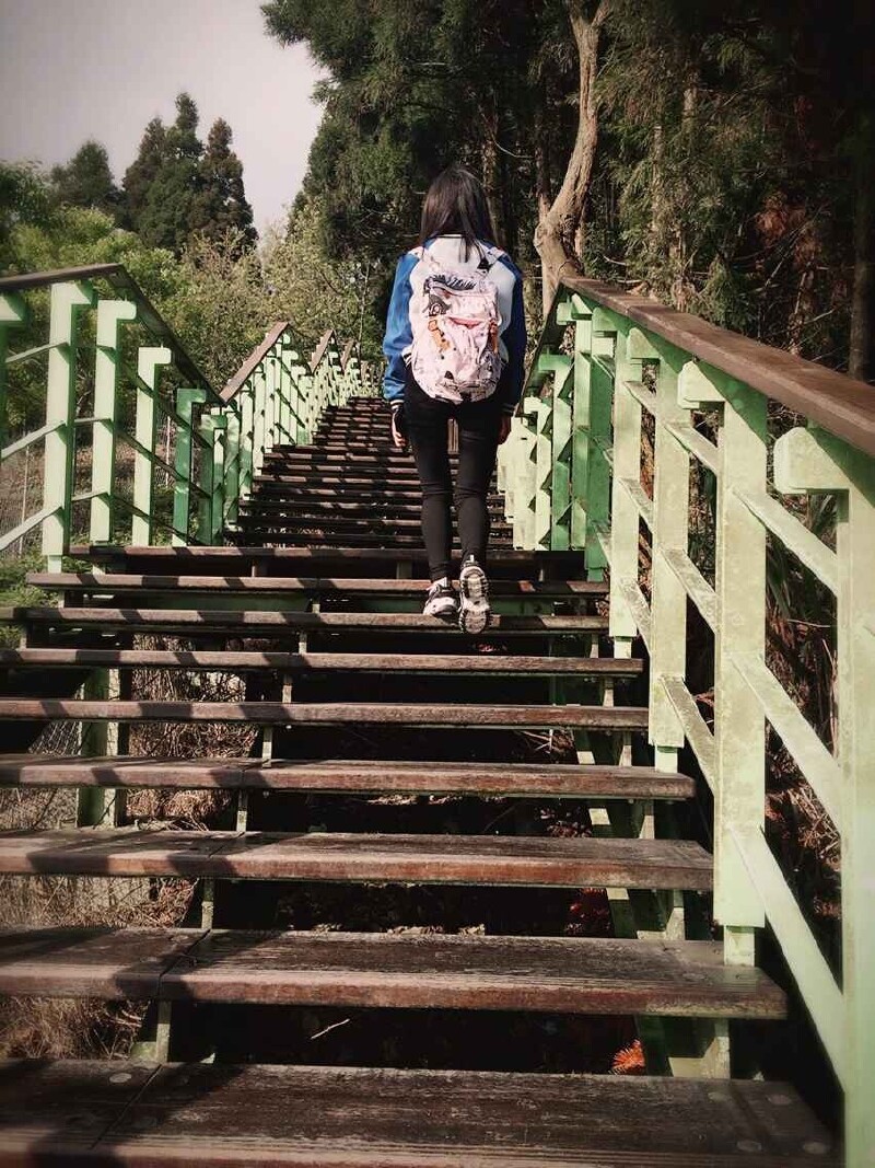 去往农场的途中,登山者的背影,有米