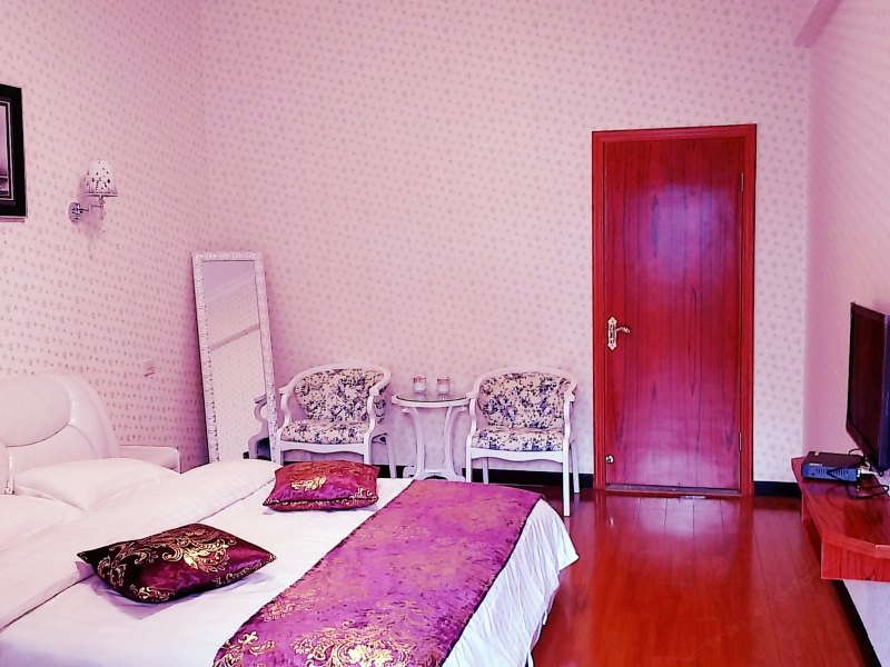 hotelPic