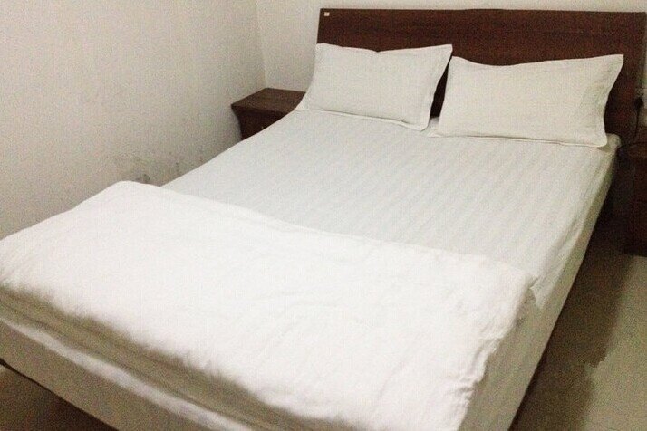 hotelPic
