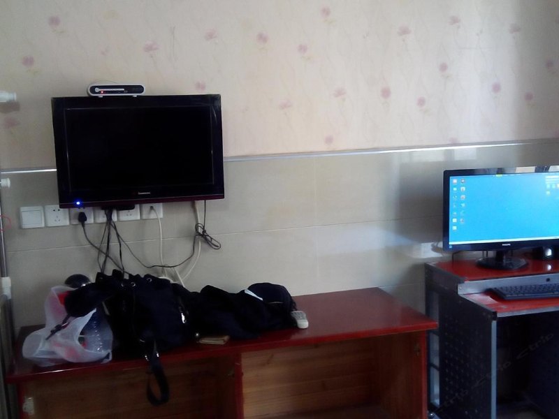 hotelPic