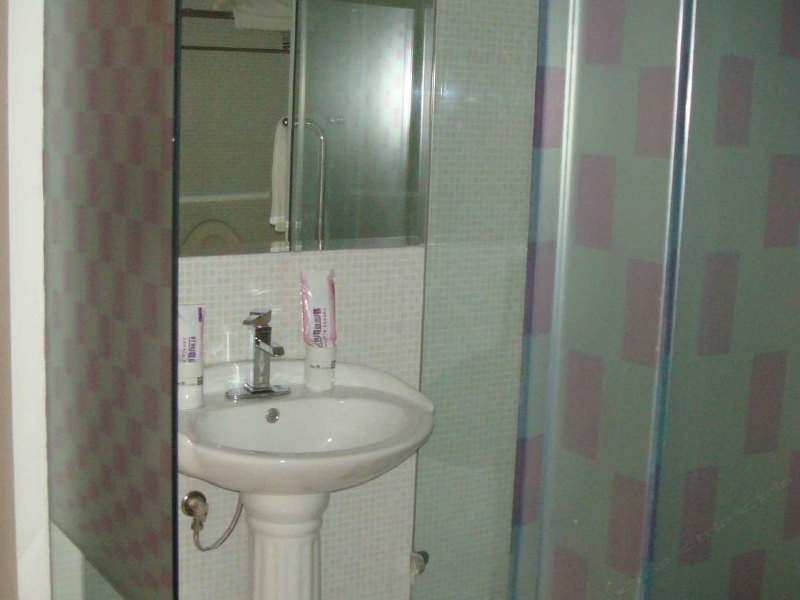 hotelPic