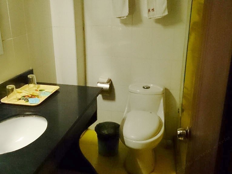 hotelPic