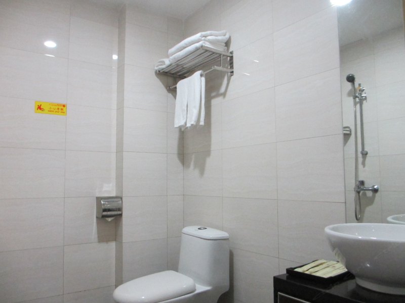 hotelPic