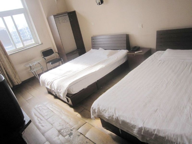 hotelPic