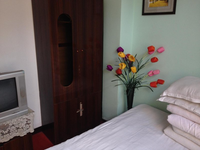 hotelPic