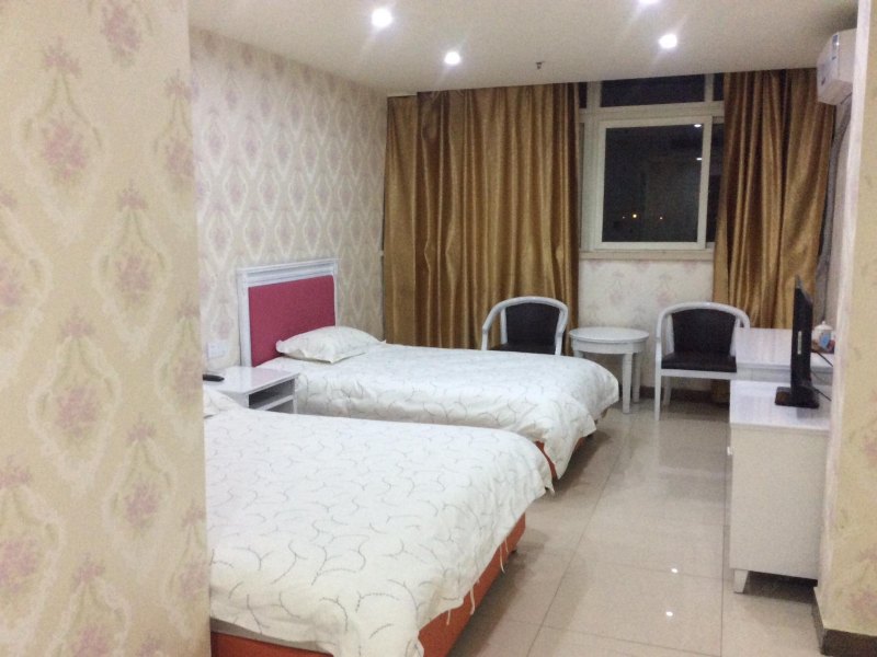 hotelPic
