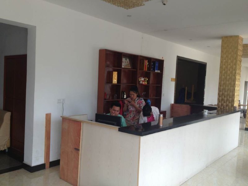 hotelPic