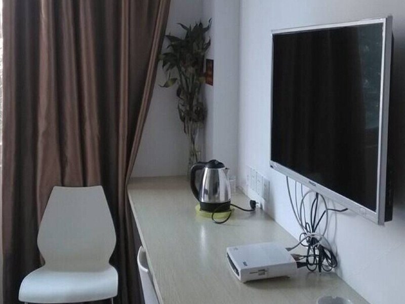 hotelPic