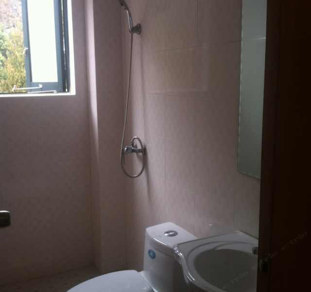 hotelPic
