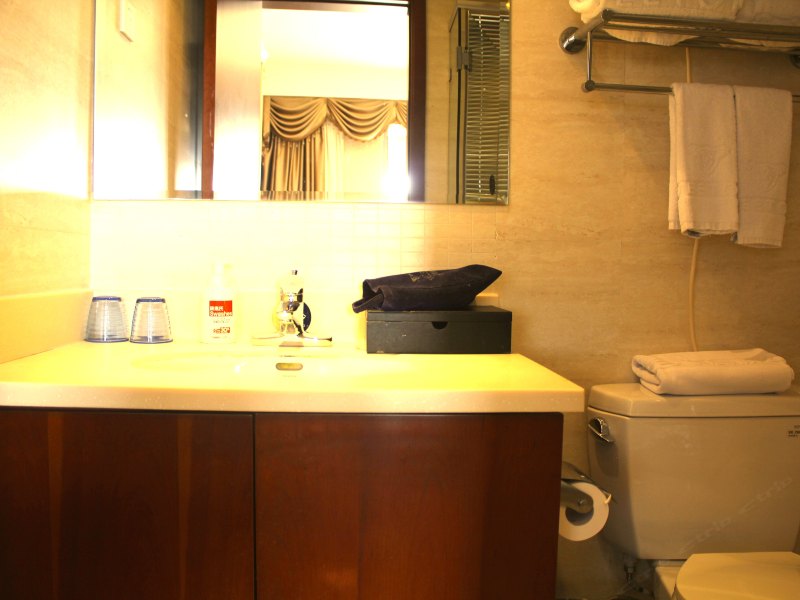 hotelPic