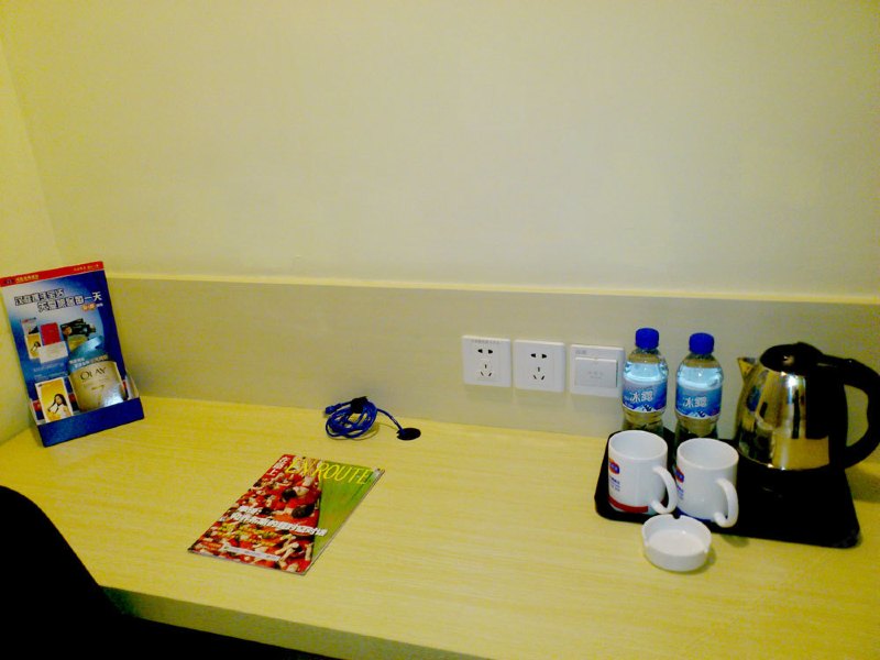 hotelPic