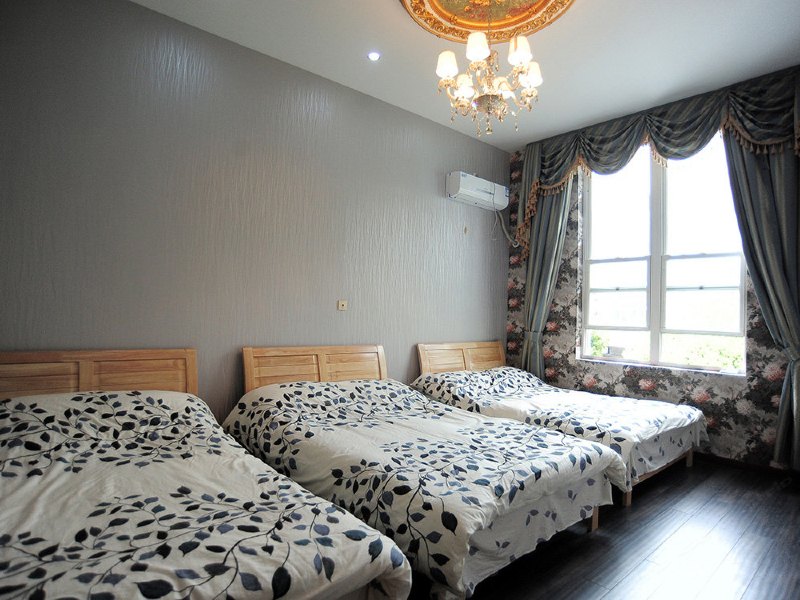 hotelPic