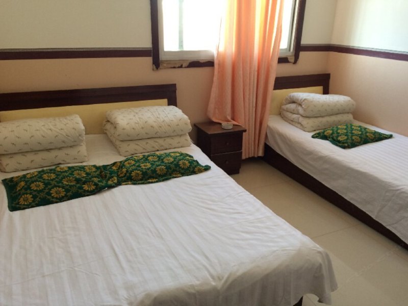 hotelPic
