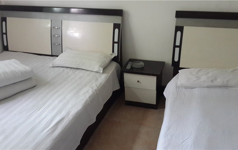 hotelPic