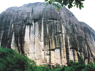 廈門(mén)鼓浪嶼旅游要多少錢(qián)跟團(tuán)_去廈門(mén)鼓浪嶼旅游怎么走_(dá)廈門(mén)鼓浪嶼九月旅游