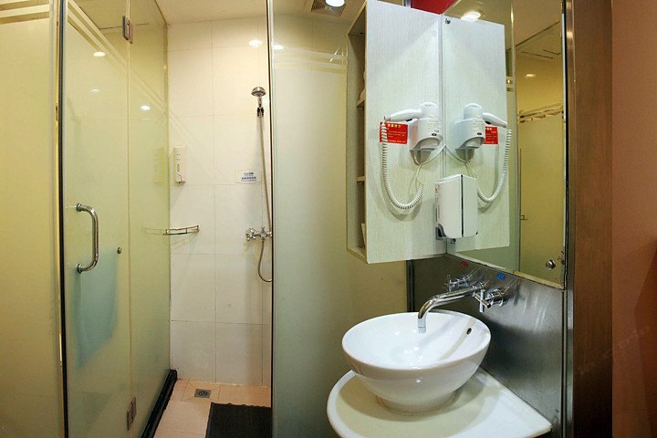 hotelPic