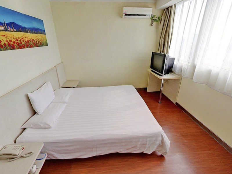 hotelPic