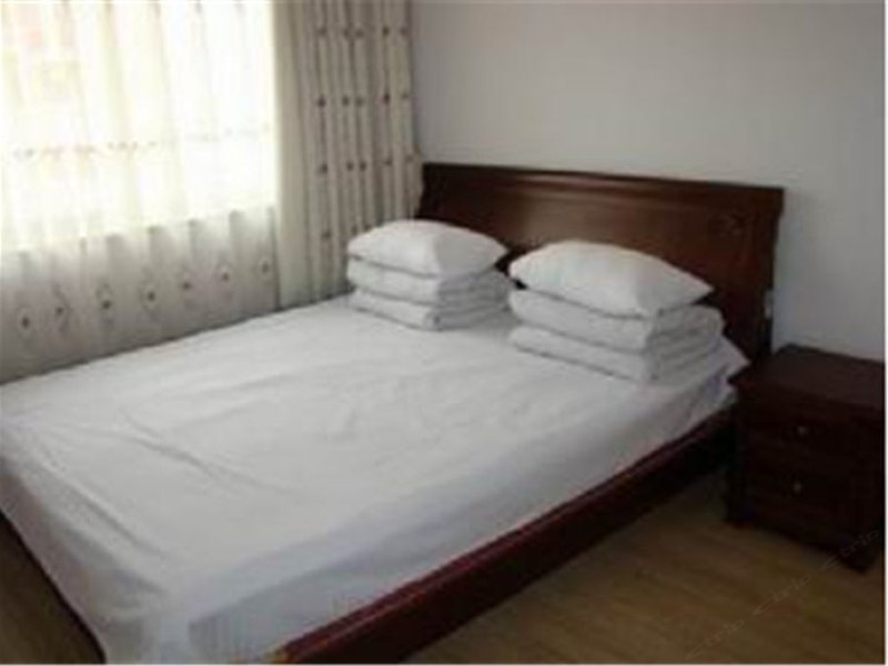 hotelPic