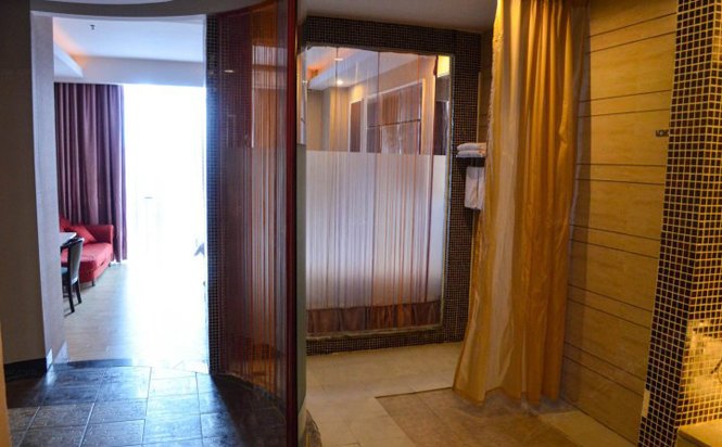 hotelPic