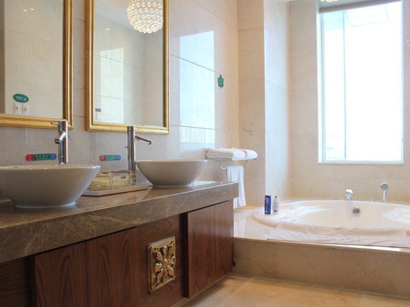 hotelPic